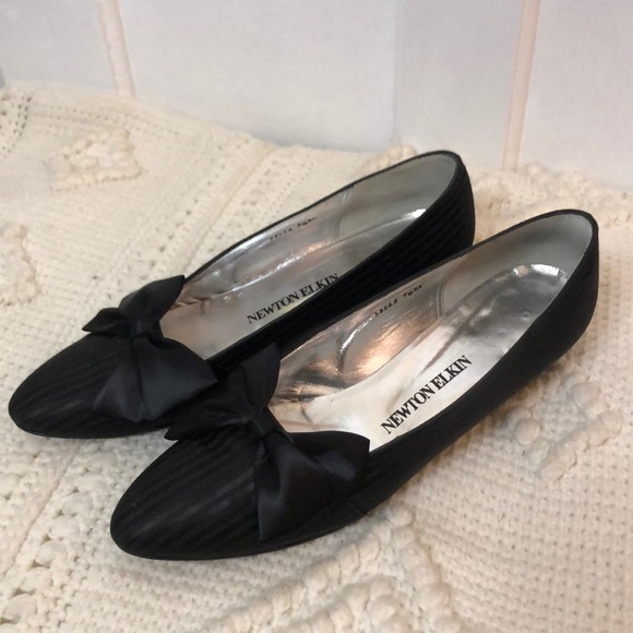 Vintage Newton Elkin Bow Detail Almond Toe Short Heel Shoe - Picture 1 of 11